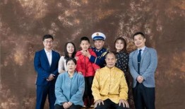 火国爆料全家福视频,家族成员齐聚一堂，温馨瞬间感动网友