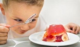 小孩吃免费果冻瓜,甜蜜背后隐藏的健康隐患