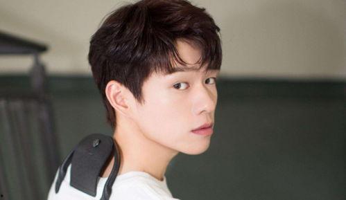 爱豆吃瓜娱乐酱张晚意